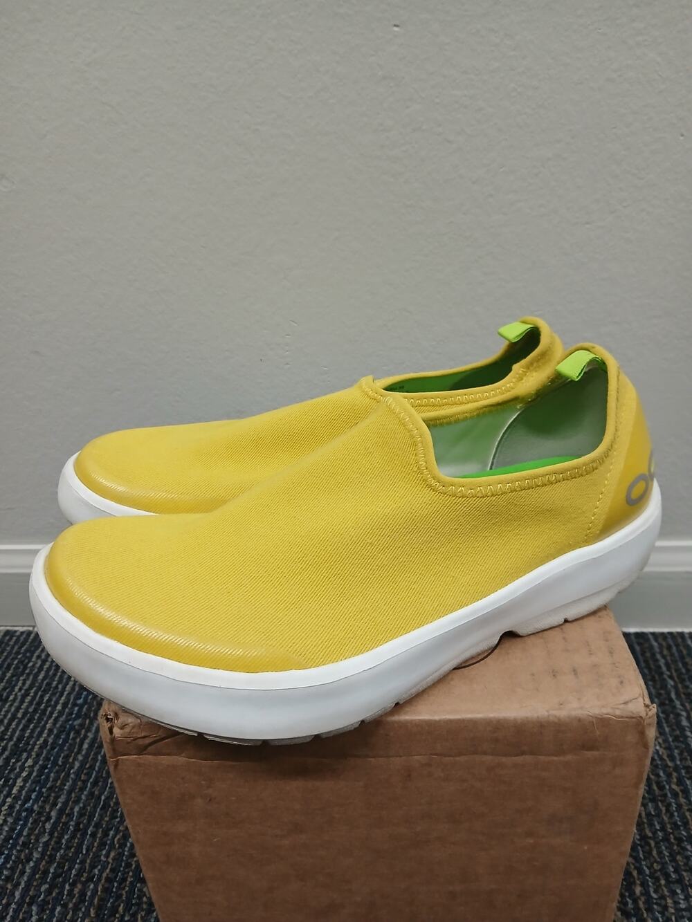 OOFOS OOmg eeZee Lows slip on womens 8